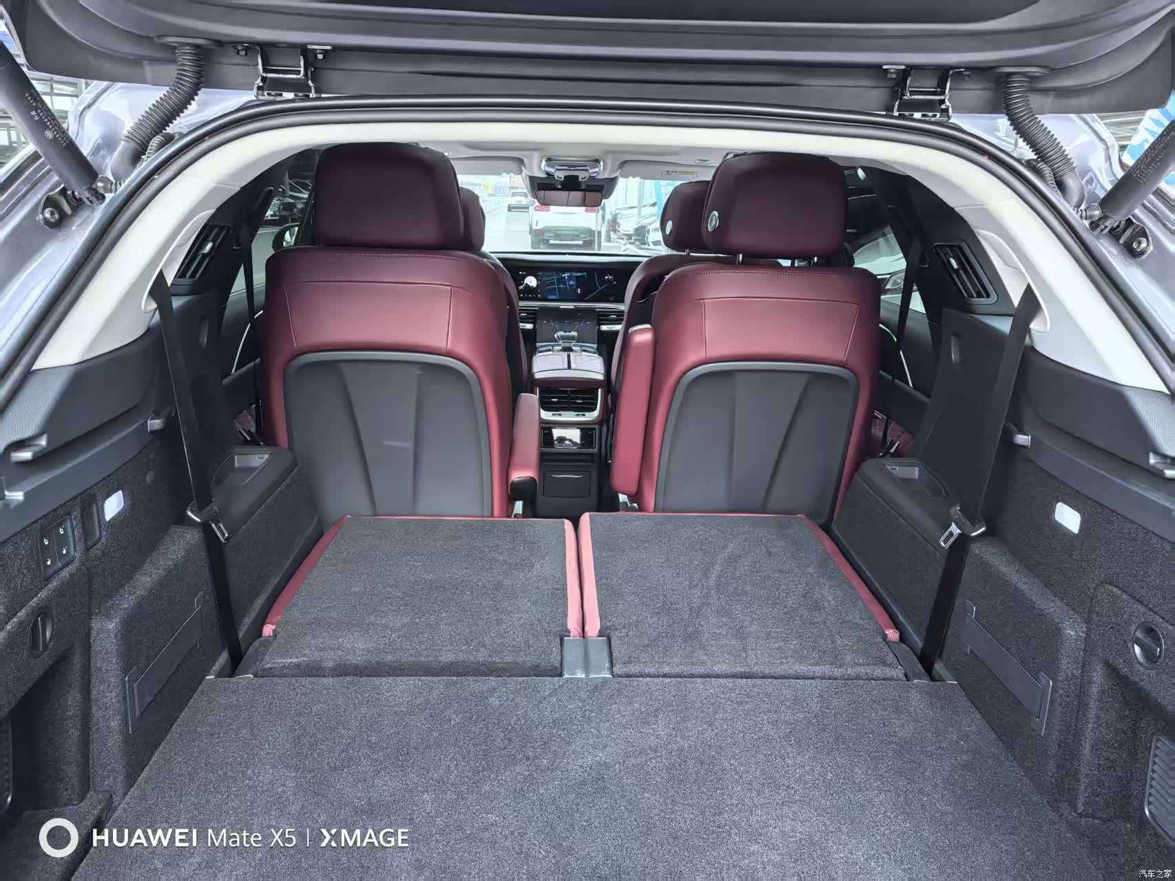 Hongqi E-HS9, 2023 6