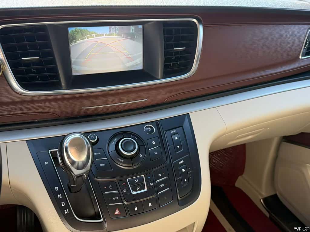 Buick GL8, 2017 9