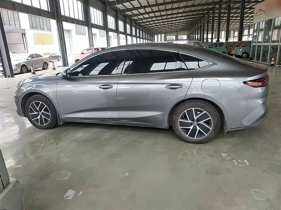 BYD Qin L