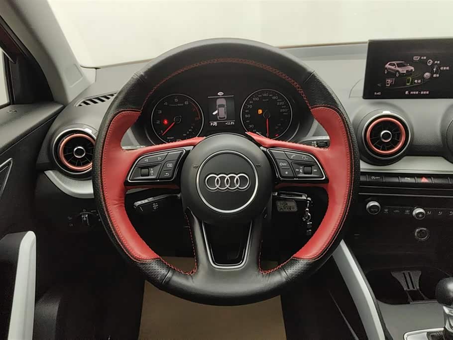Audi Q2L