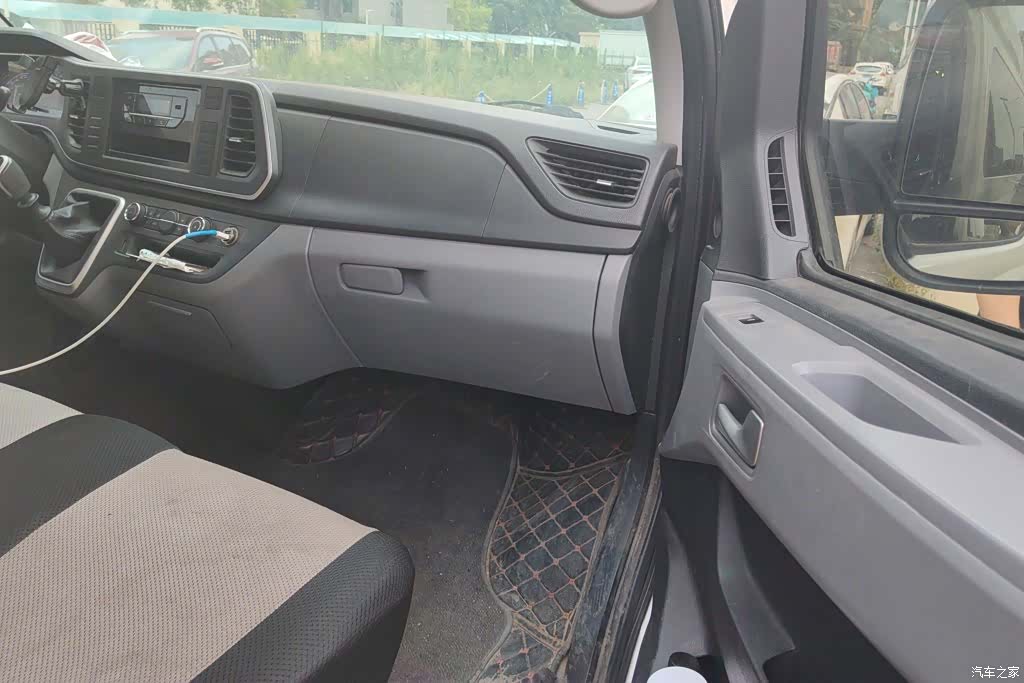 Maxus V80, 2023 8