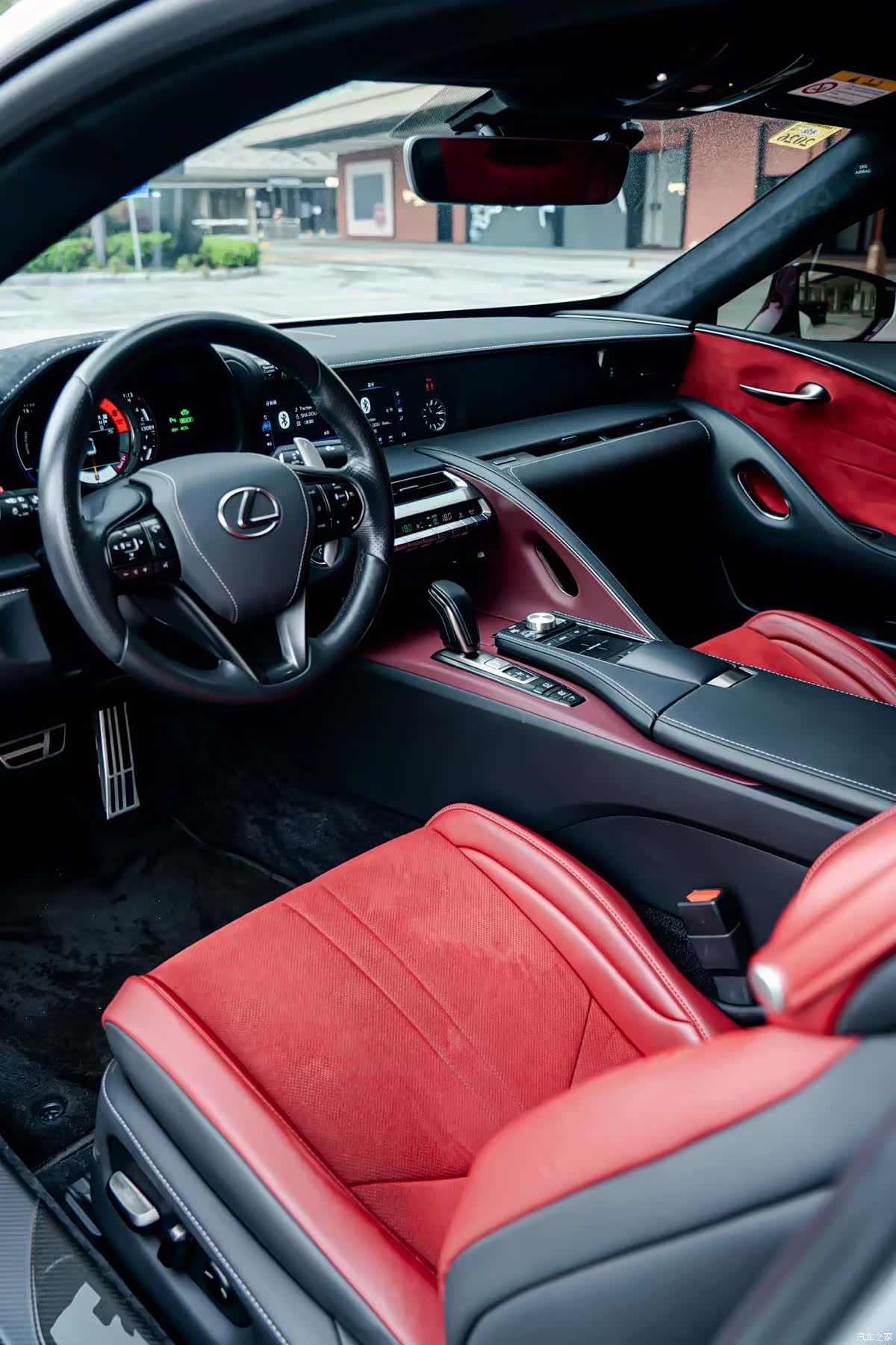 Lexus LC, 2022 9