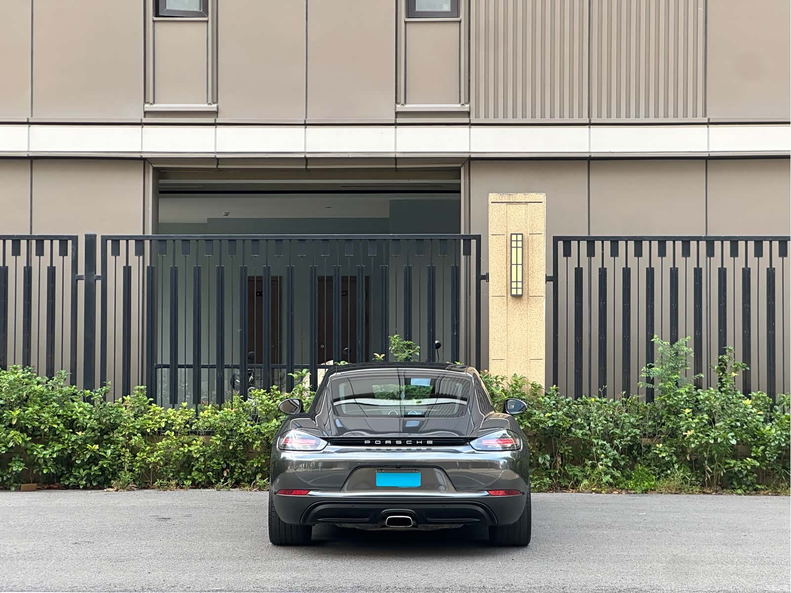 Porsche Cayman, 2018 все фото