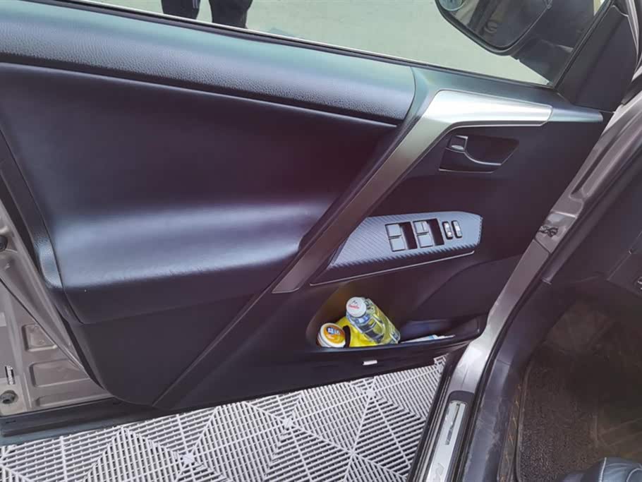 Toyota RAV4 Rongfang