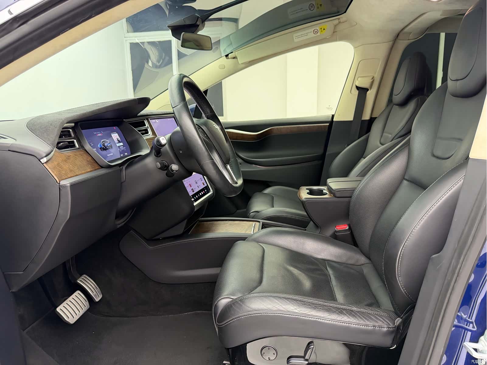 Tesla Model X, 2017 4