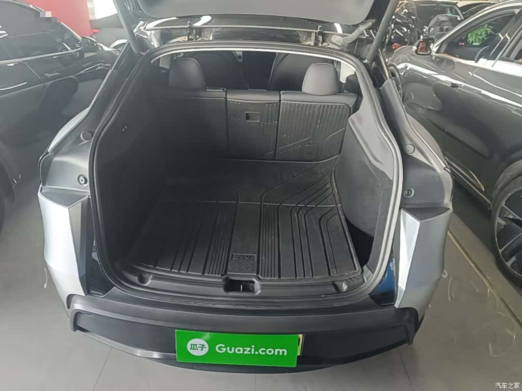 Tesla Model Y, 2025 19