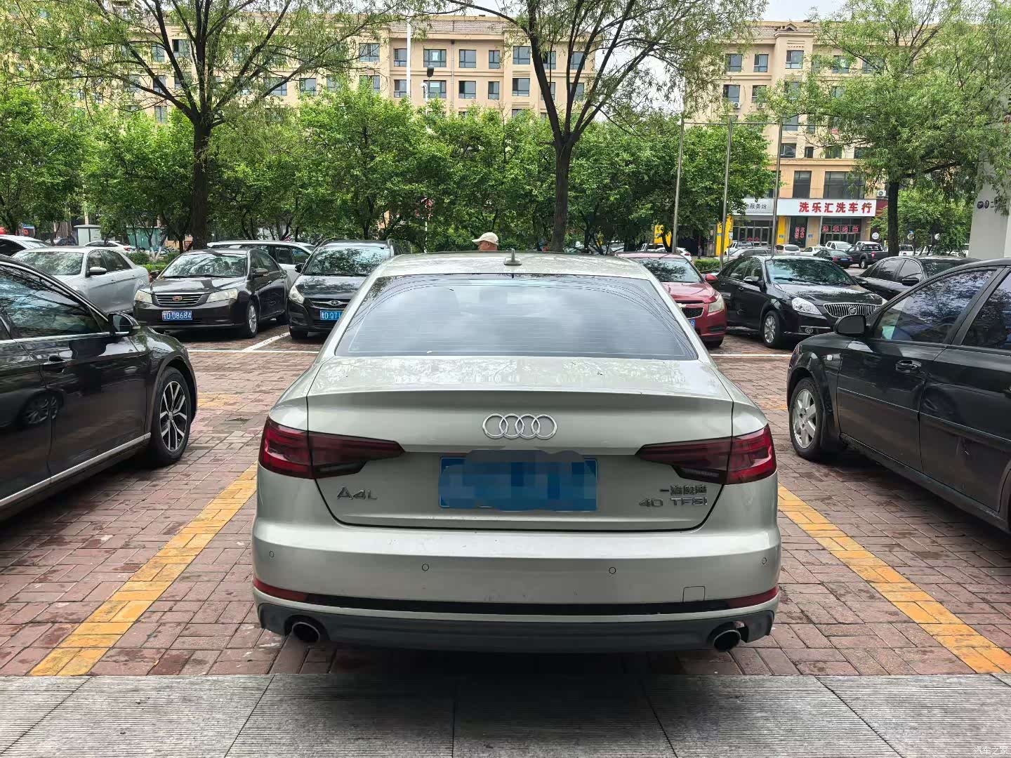 Audi A4L, 2018 все фото