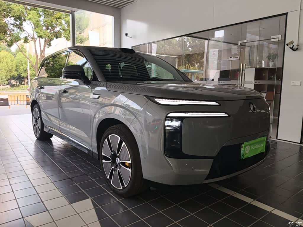 Denza N8, 2025 4