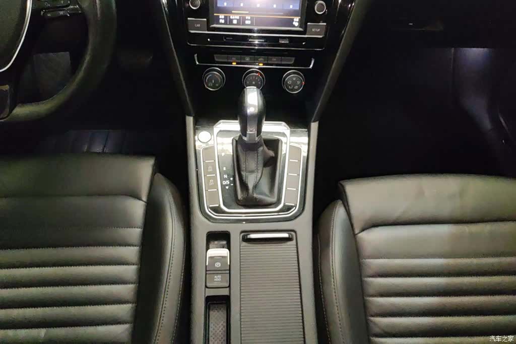 Volkswagen Magotan, 2018 16