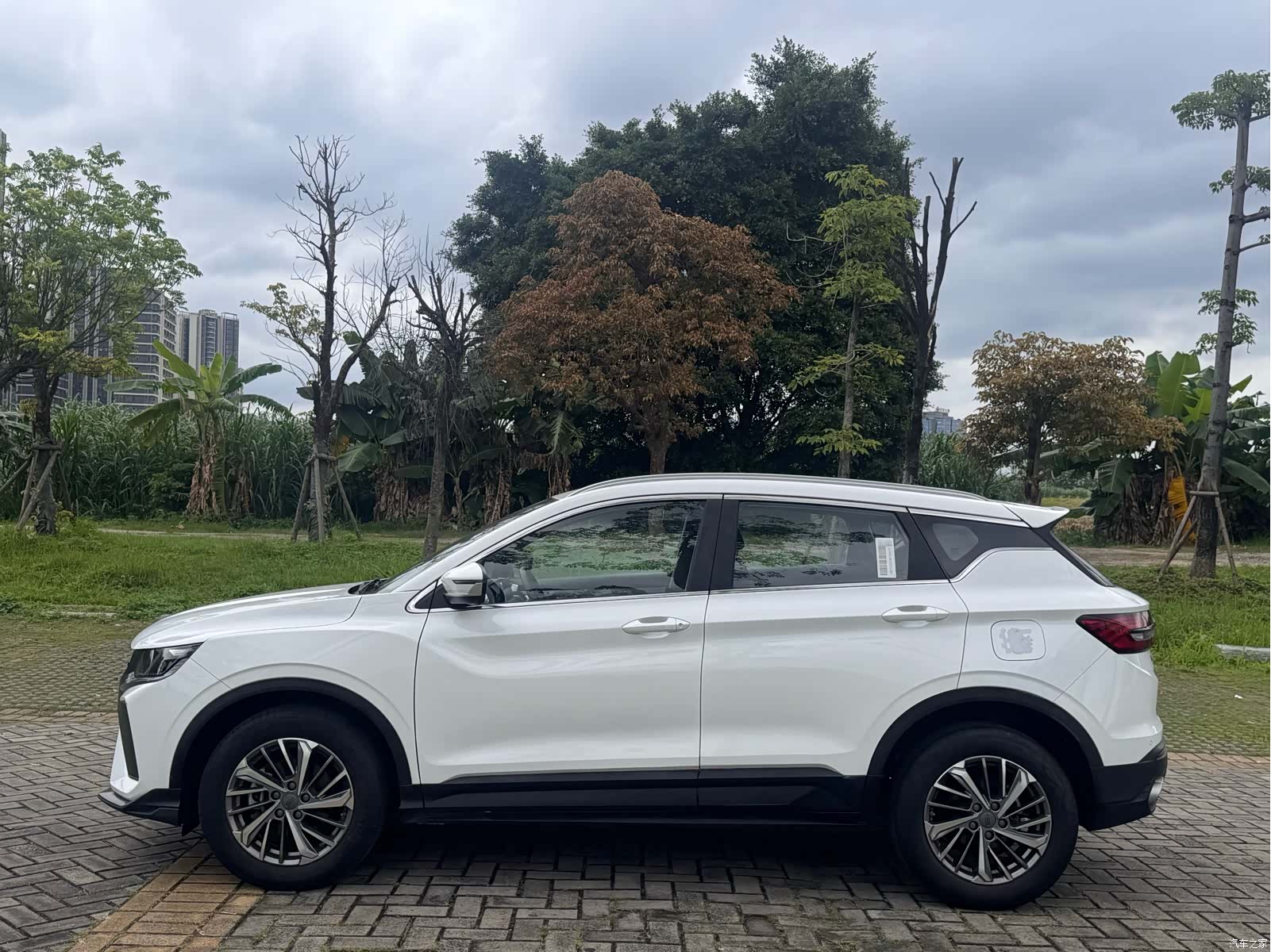 Geely Coolray, 2022 18