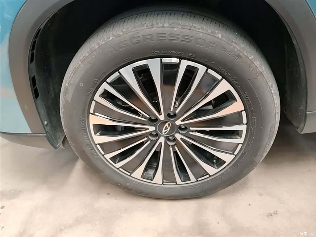 Chery Tiggo 8 Plus, 2025 23