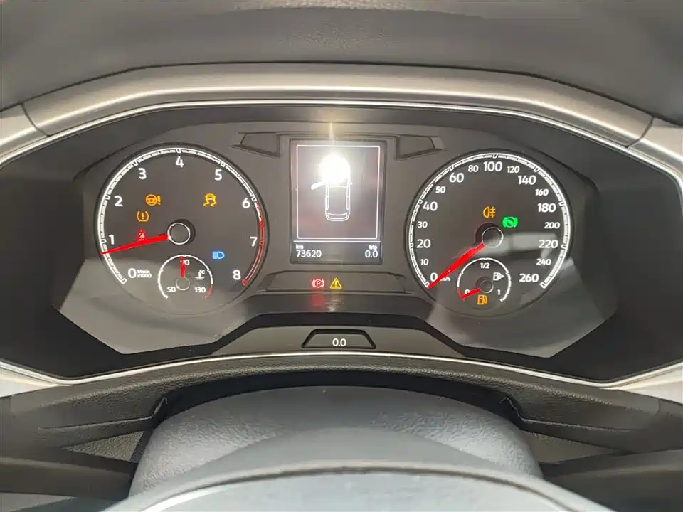 Volkswagen T-ROC exploring Songs