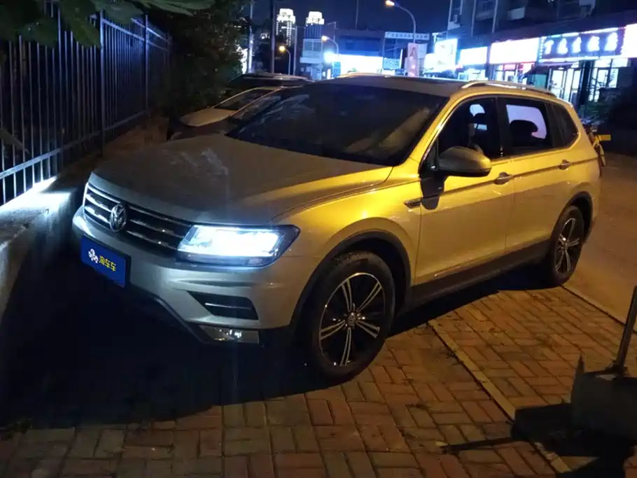 Volkswagen Tiguan L
