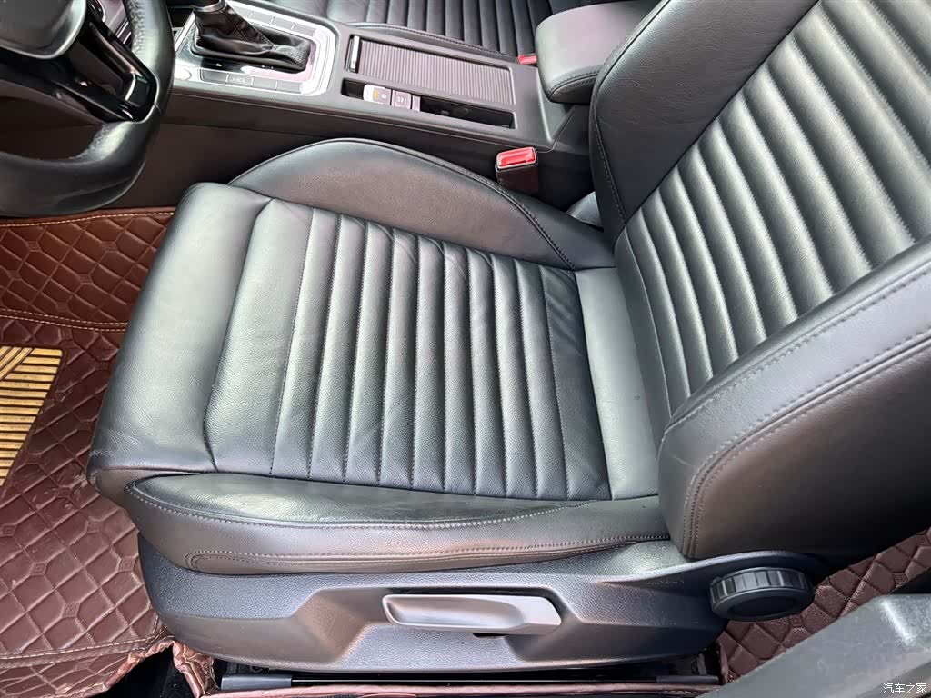 Volkswagen Magotan, 2018 10