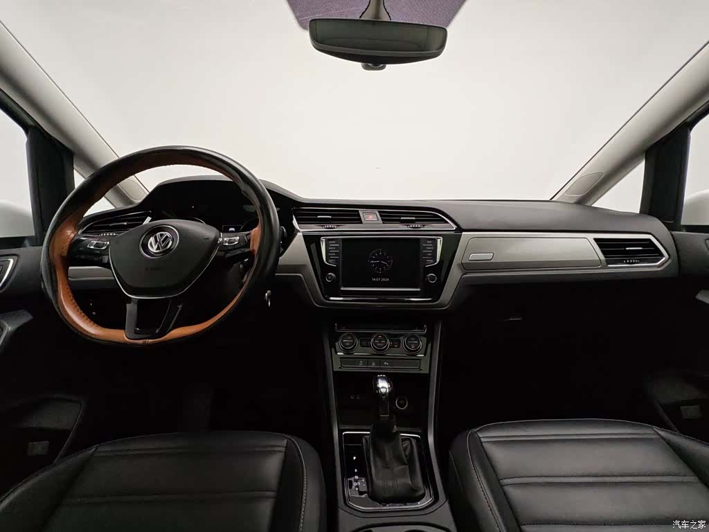 Volkswagen L, 2019 все фото