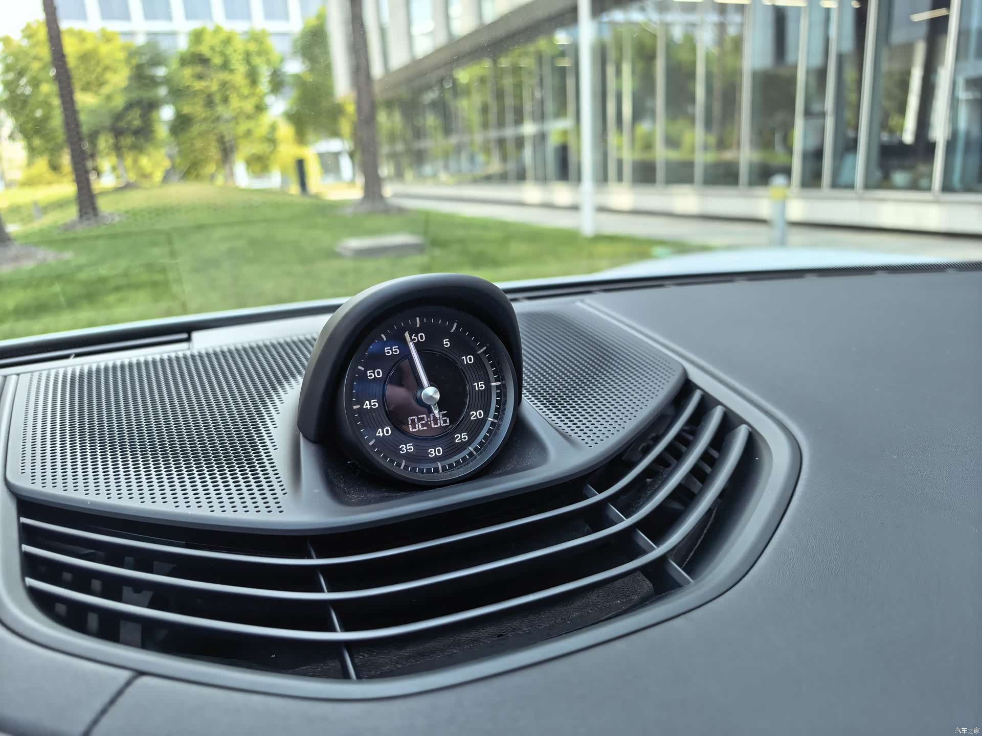 Porsche Taycan, 2023 18