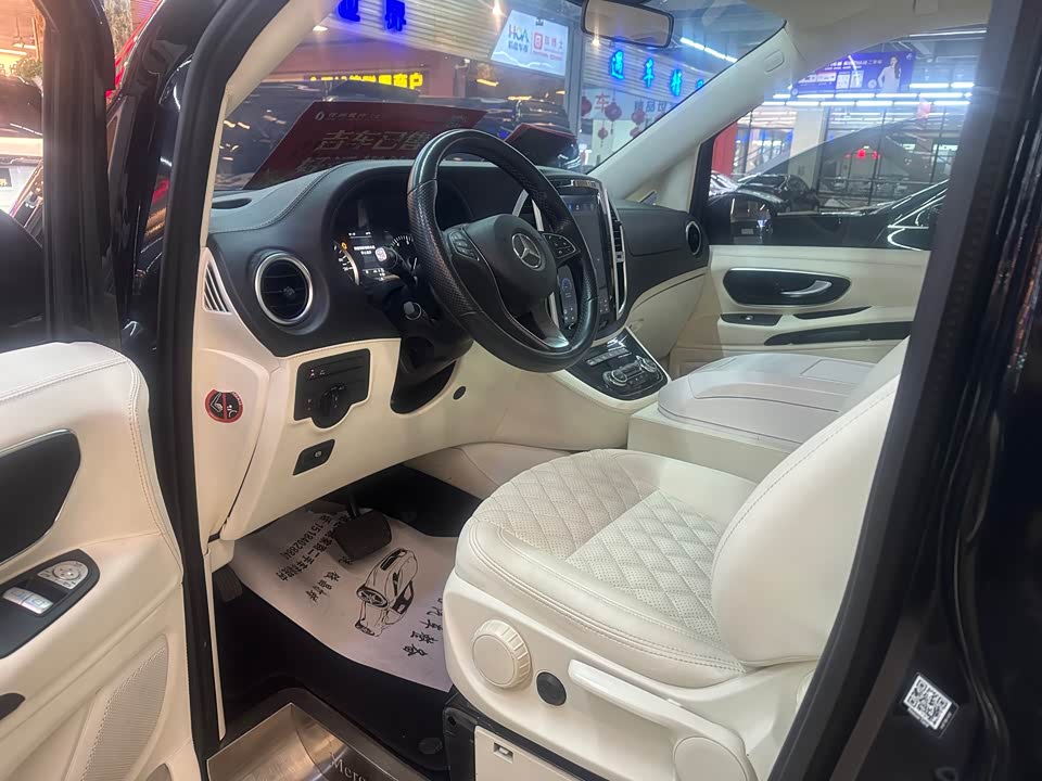 Mercedes-Benz V-class