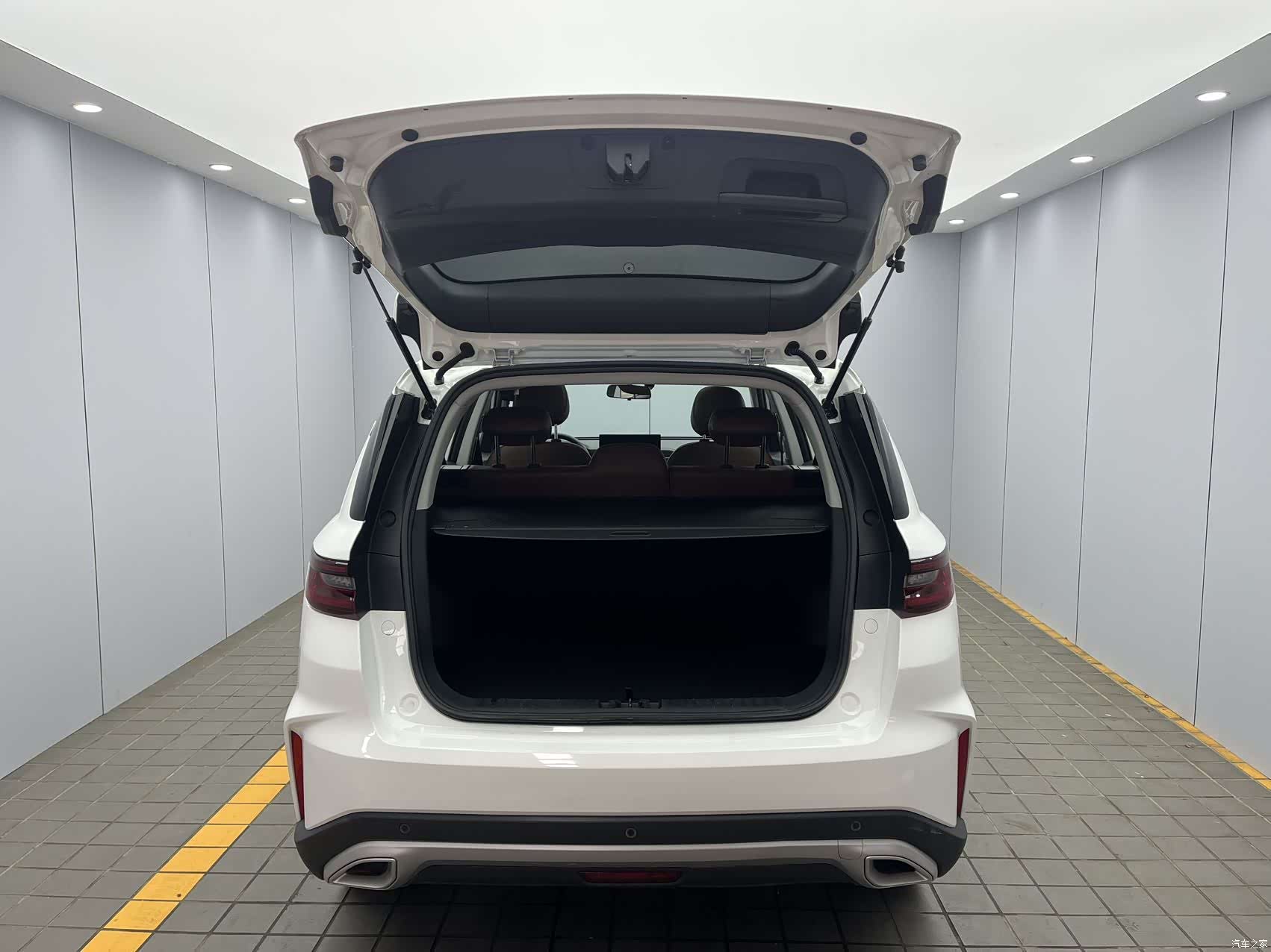 Geely X6, 2022 18