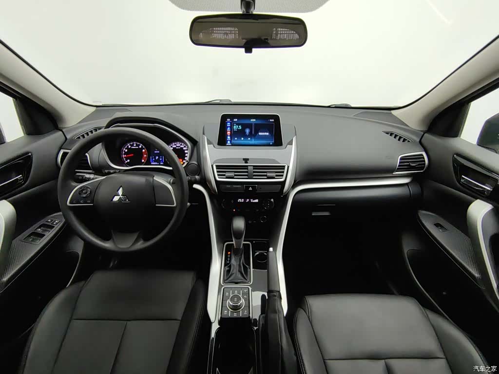 Mitsubishi V, 2019 все фото