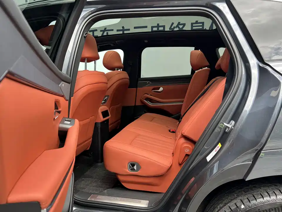 BYD Tang L
