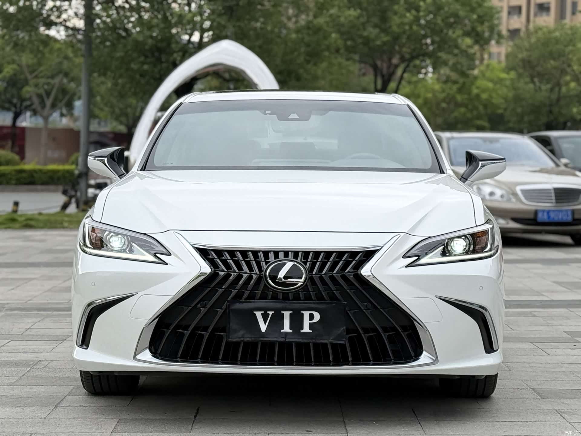 Lexus ES, 2023 2