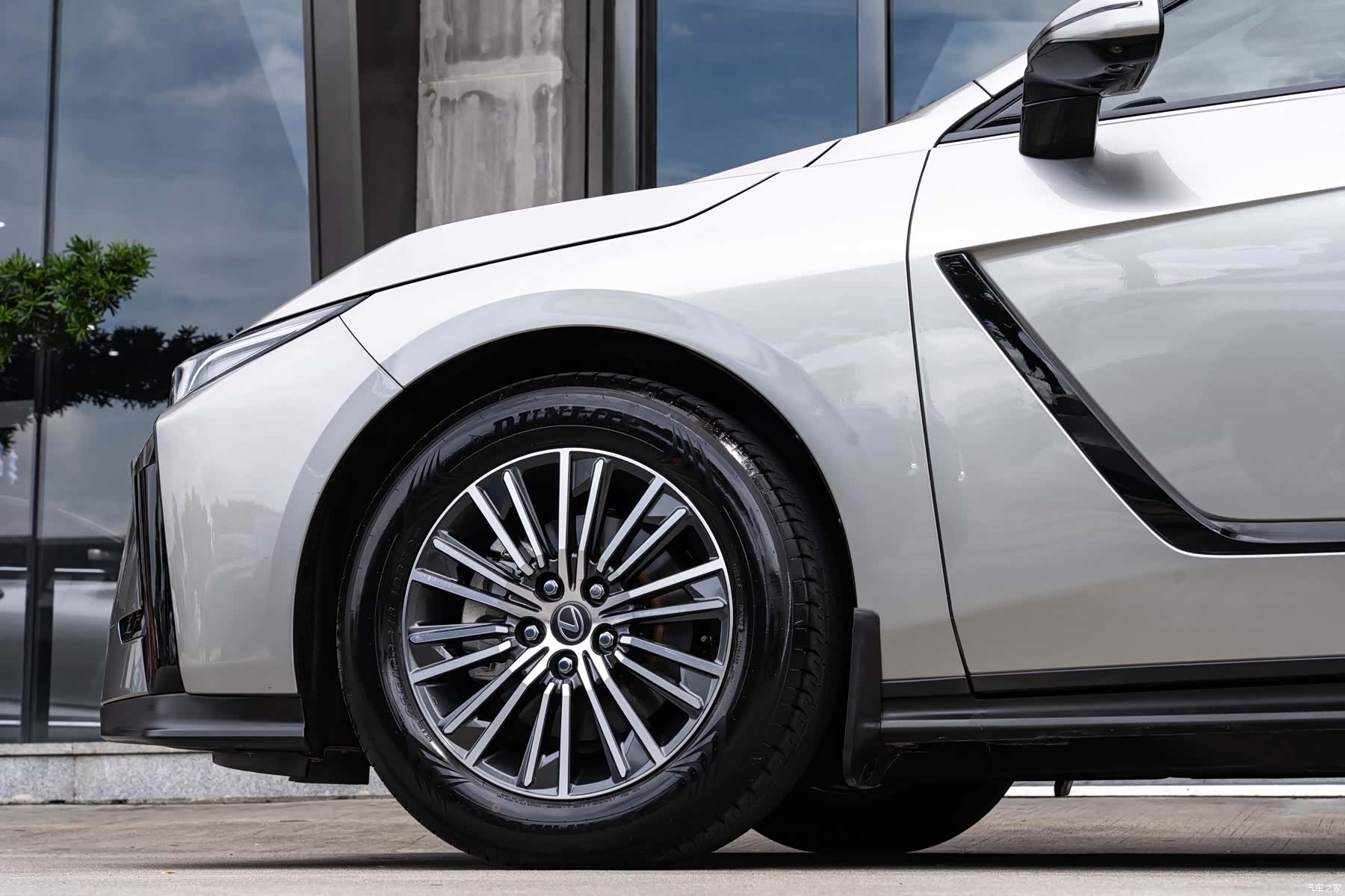 Lexus ES, 2026 8