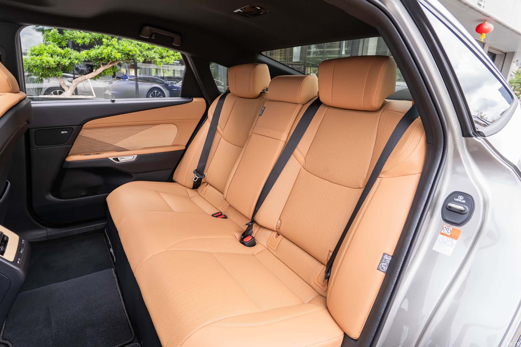 Lexus ES, 2026 12