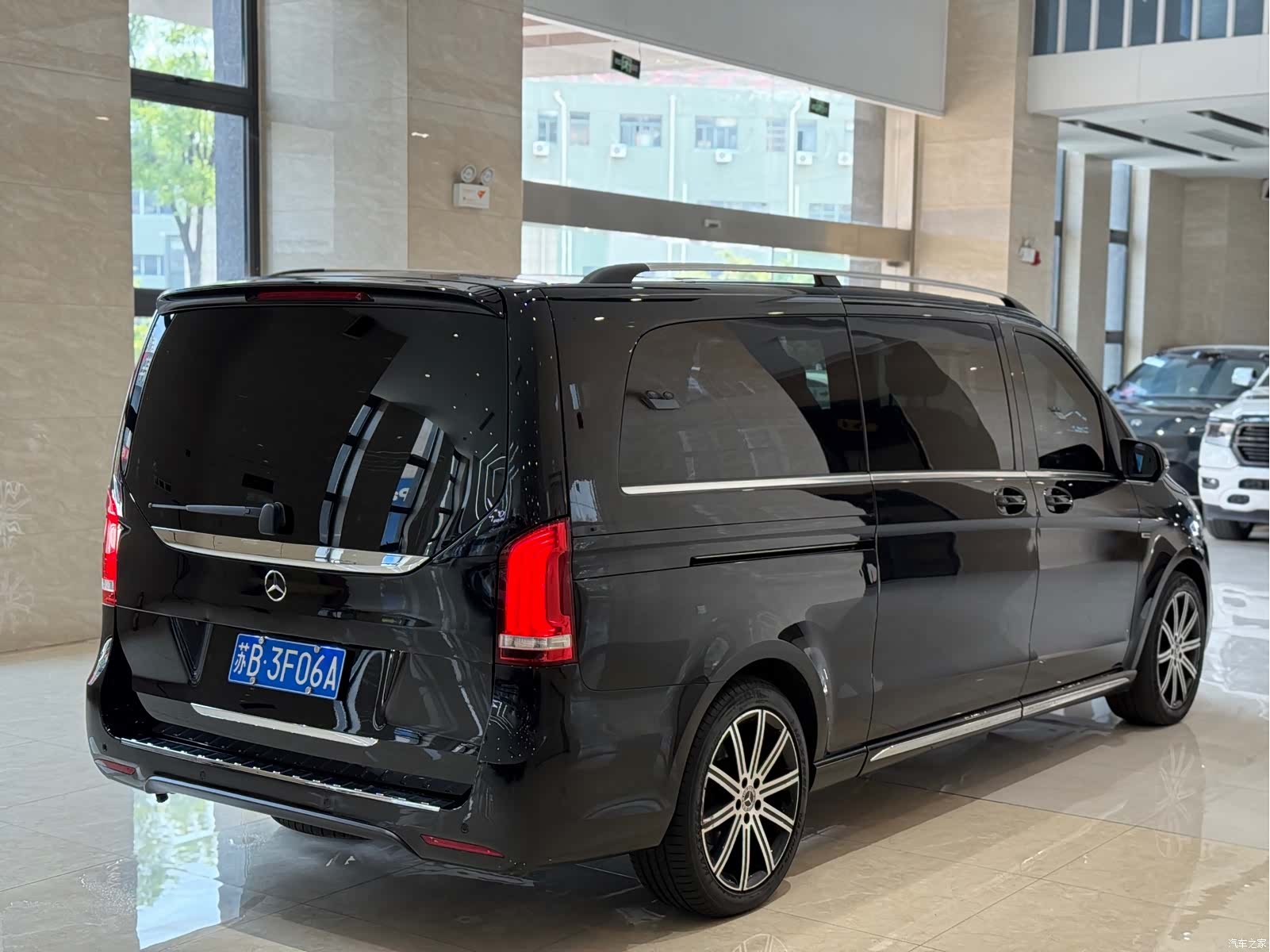 Mercedes-Benz V-Class, 2021 23