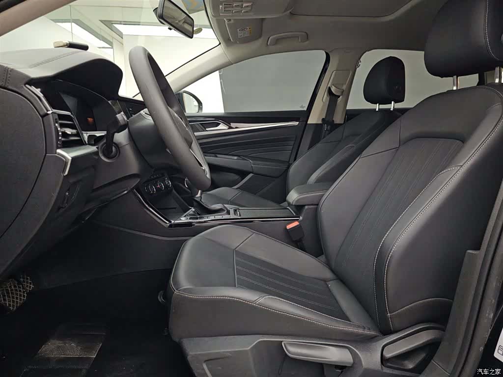 Volkswagen Passat, 2025 7