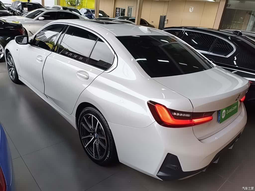 BMW 3 Series, 2022 все фото