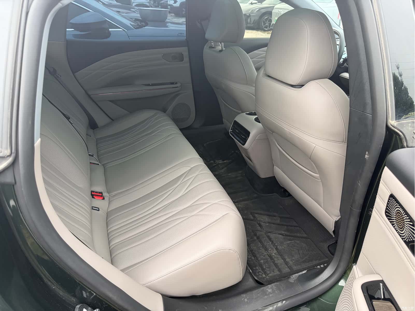Geely 8, 2025 13