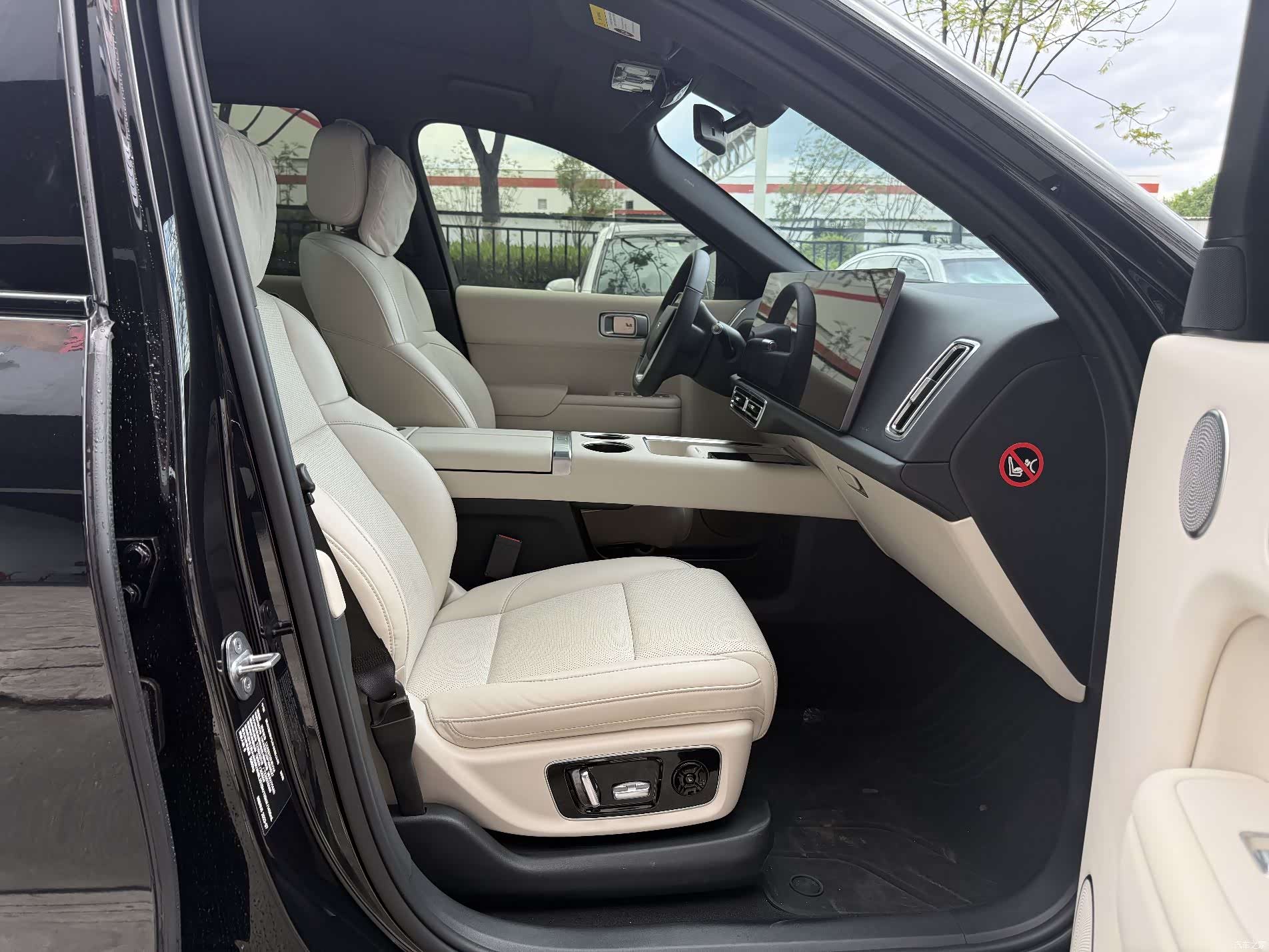 Li Auto L8, 2023 все фото
