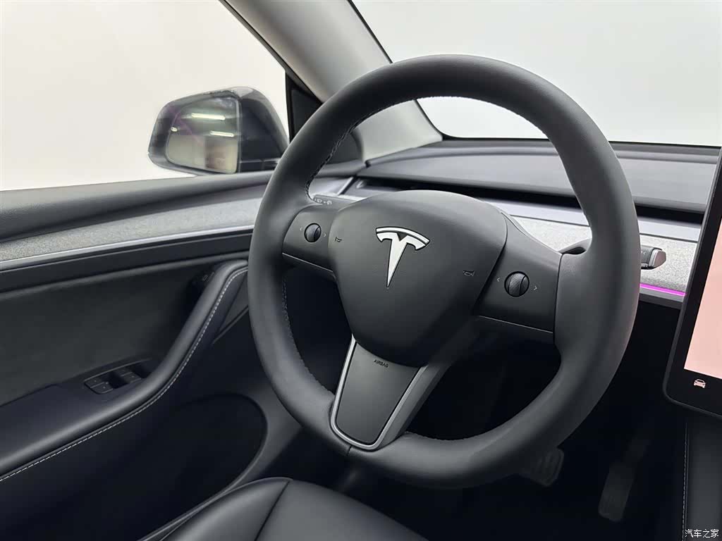Tesla Model Y, 2024 9