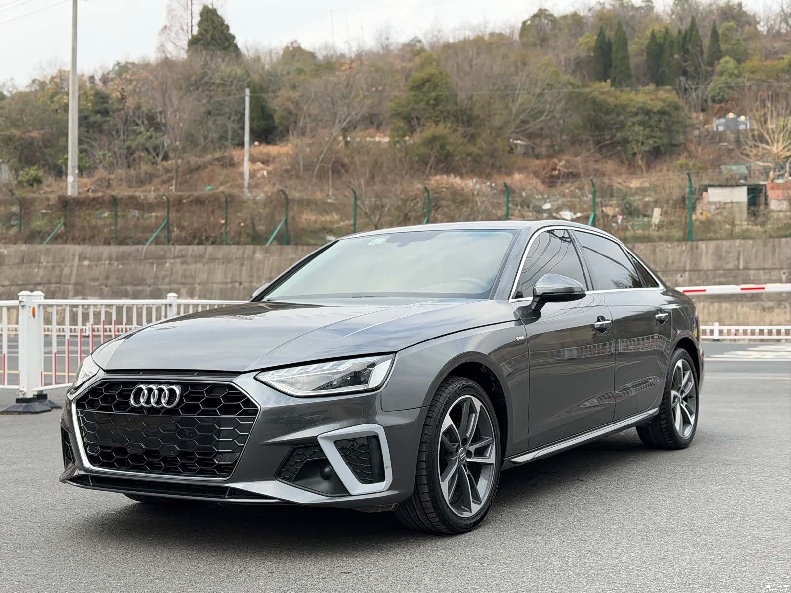 Audi A4L, 2021 1