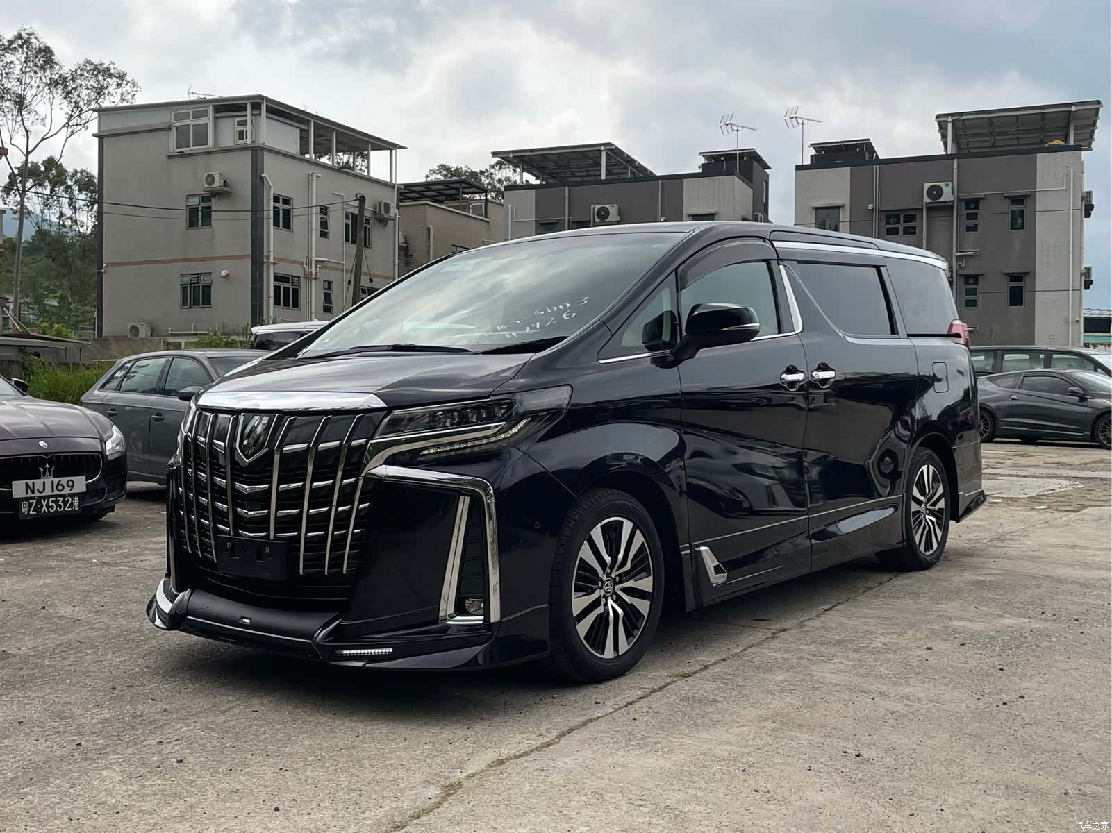 Toyota Alphard, 2021 1