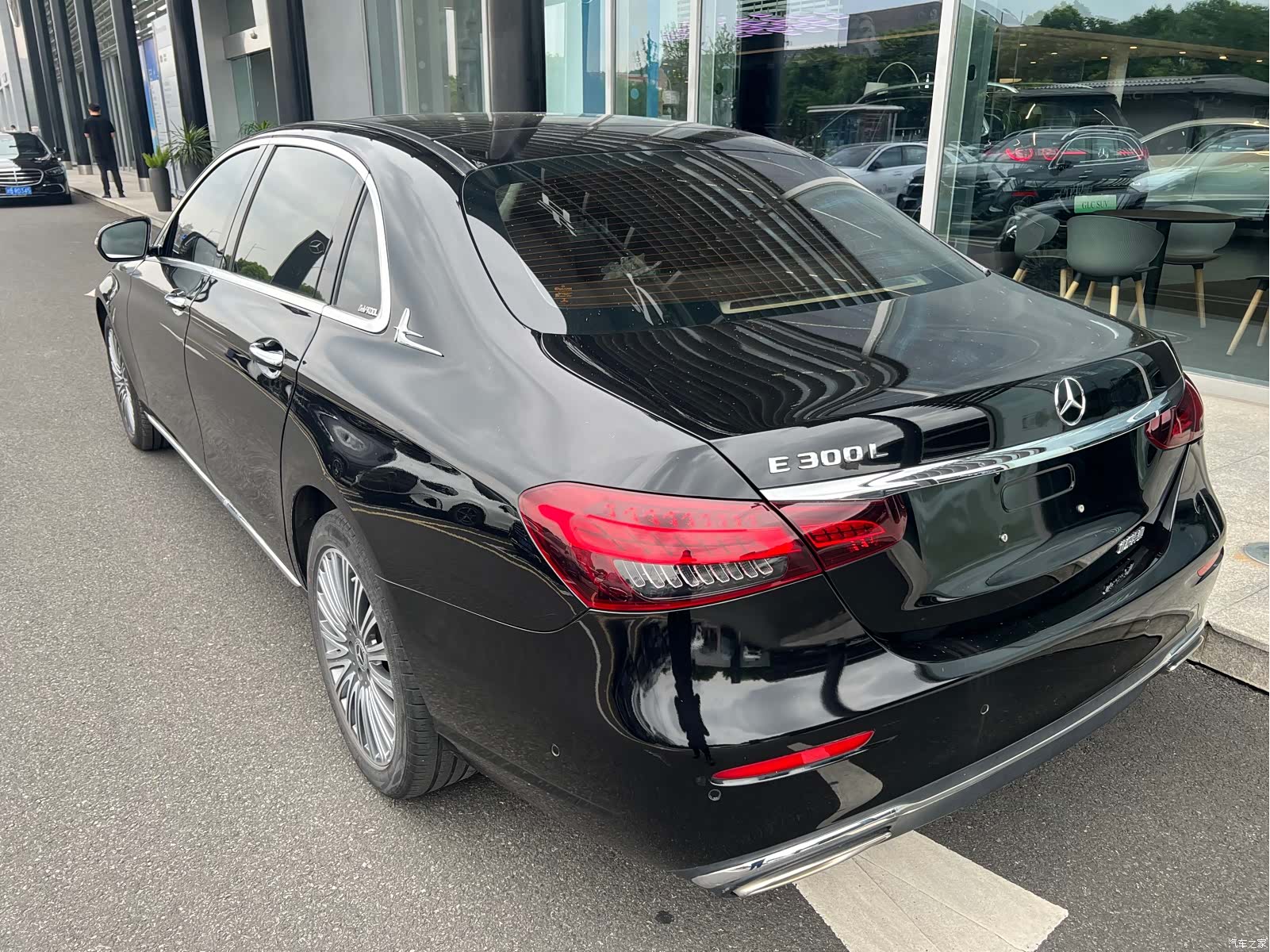 Mercedes-Benz E-Class, 2022 4
