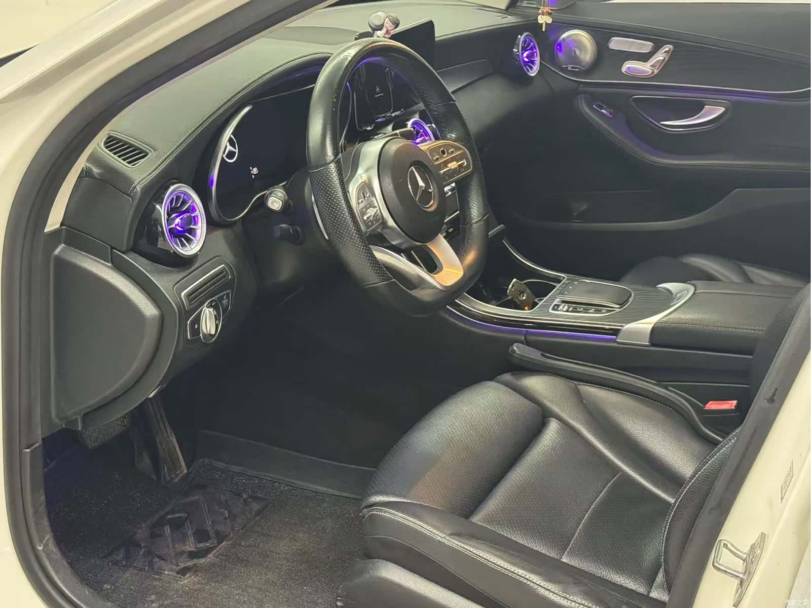 Mercedes-Benz C-Class, 2020 3