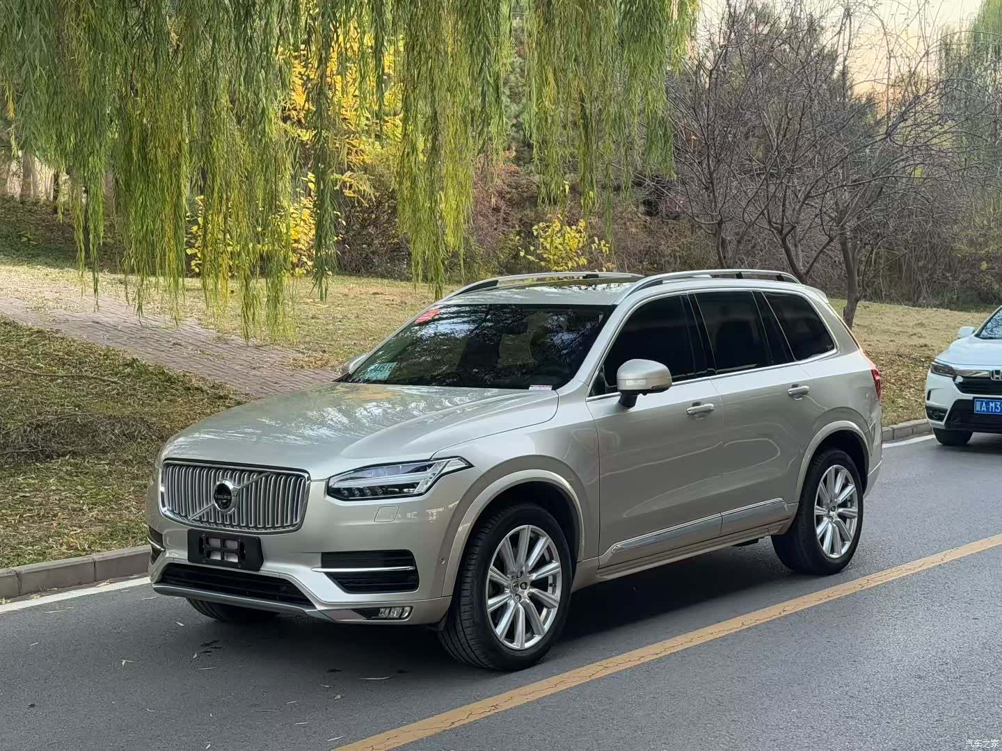 Volvo XC90, 2016 1