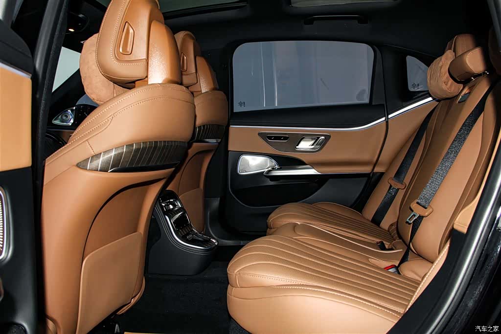 Mercedes-Benz E-Class, 2025 21