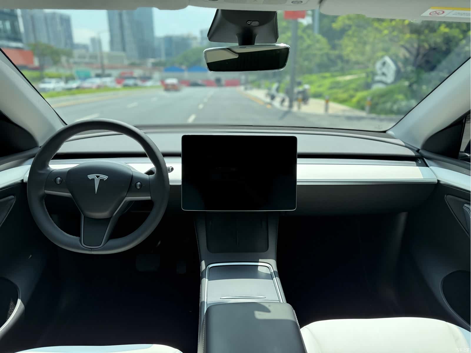 Tesla Model Y, 2023 14