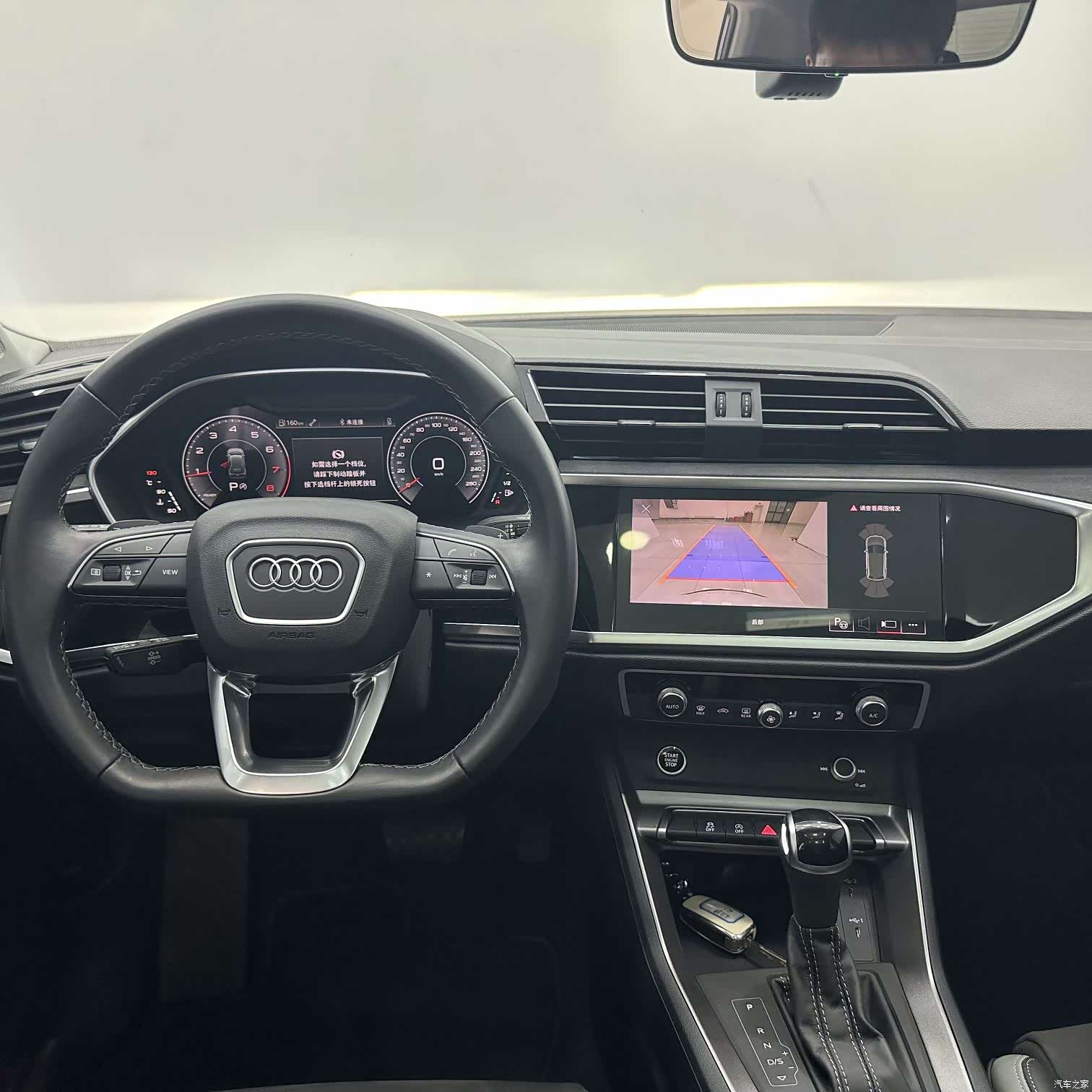 Audi Q3, 2022 11