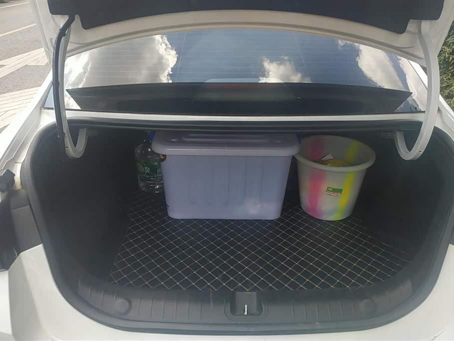 Geely Emgrand L HiP Geely Emgrand L HiP