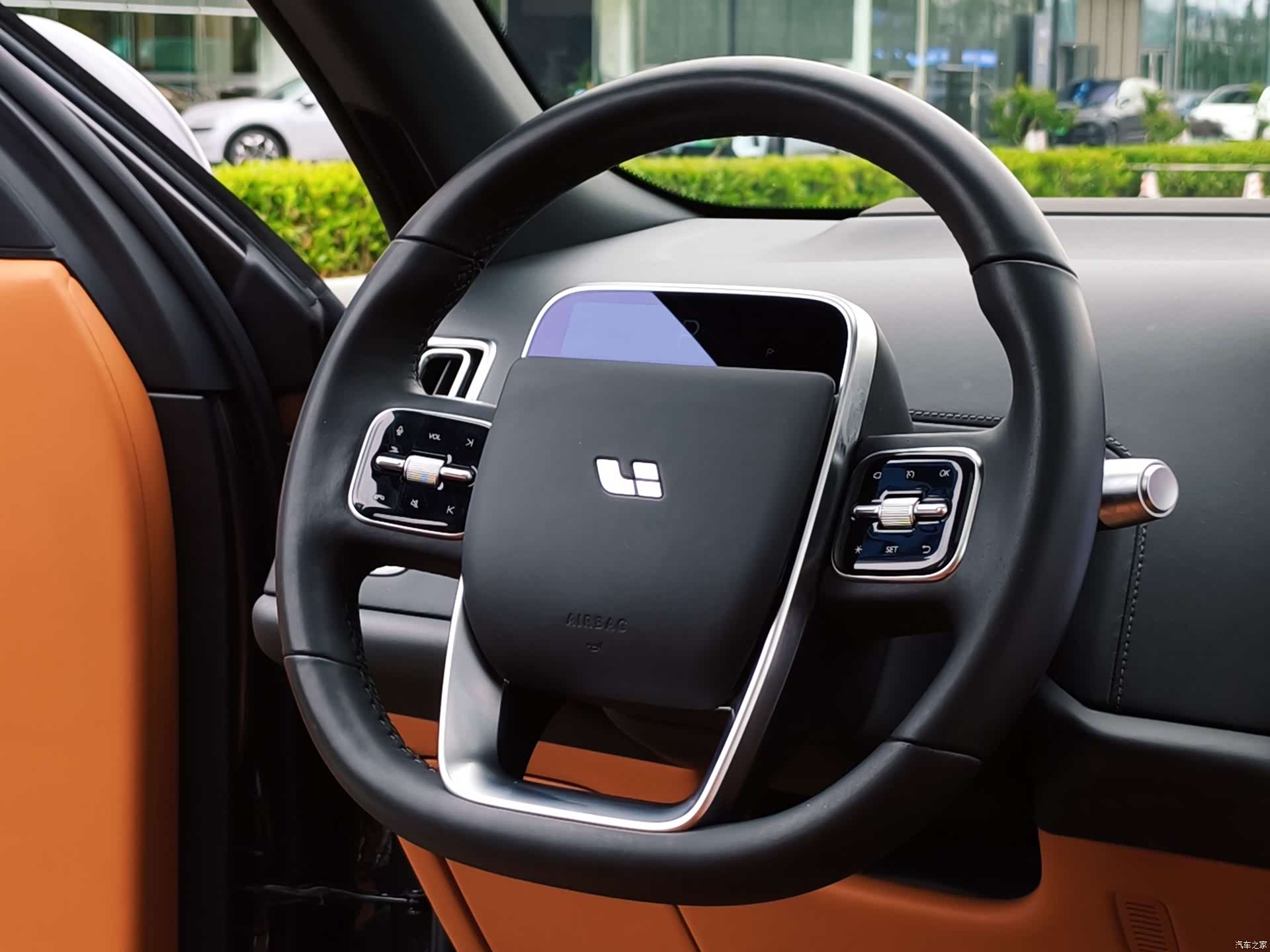 Li Auto L8, 2023 10