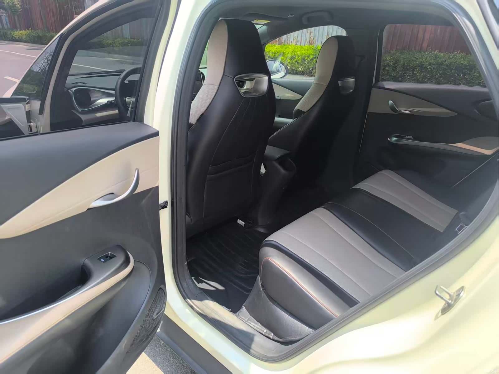 BYD Dolphin, 2023 9