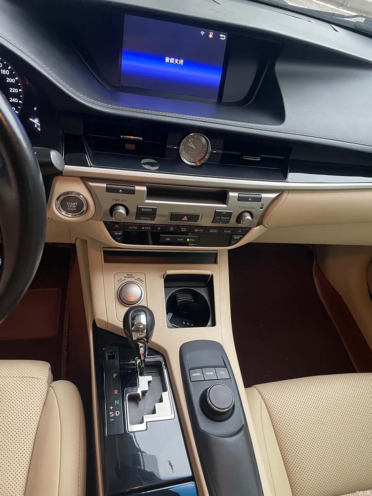 Lexus ES, 2015 все фото