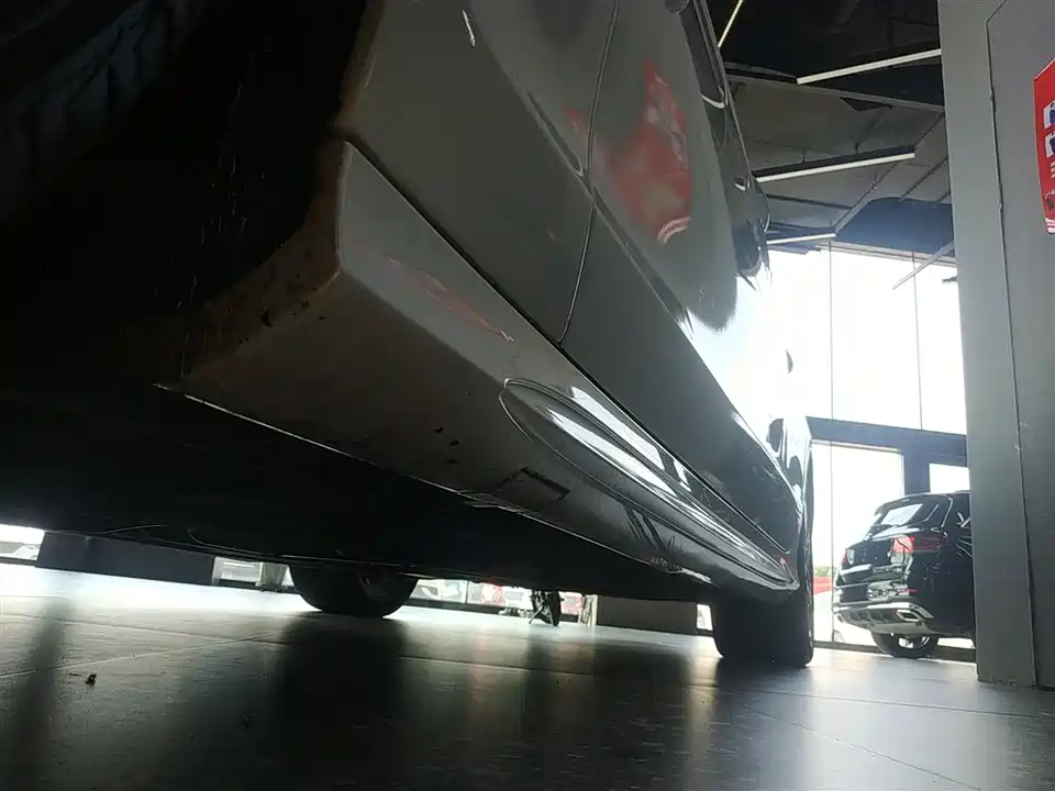 Mercedes-Benz CLS Mercedes-Benz CLS