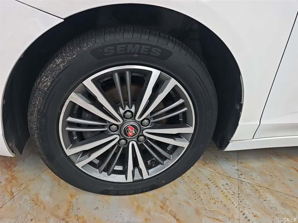 Roewe i5, 2019 23
