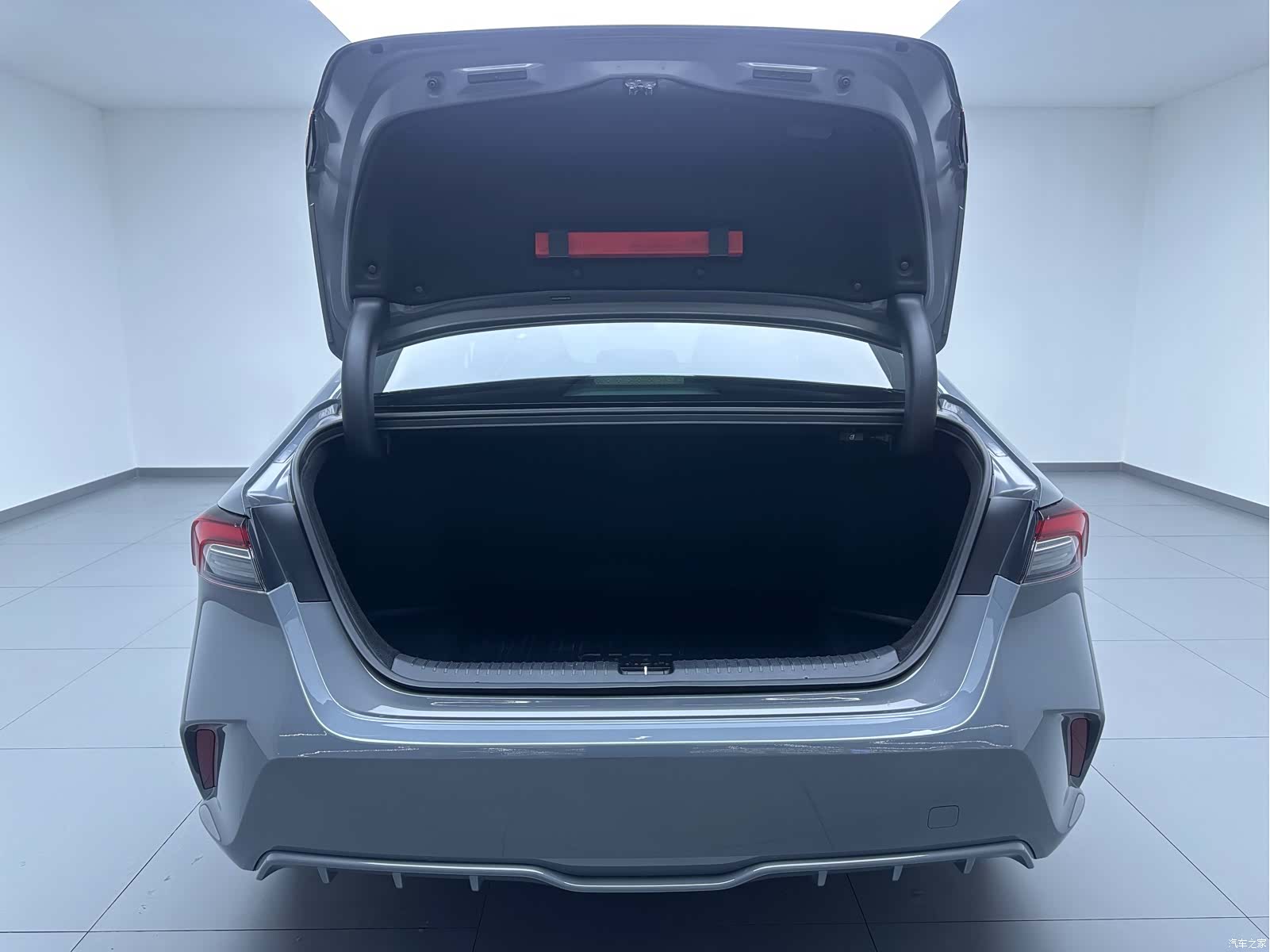 Honda Inspire, 2024 6