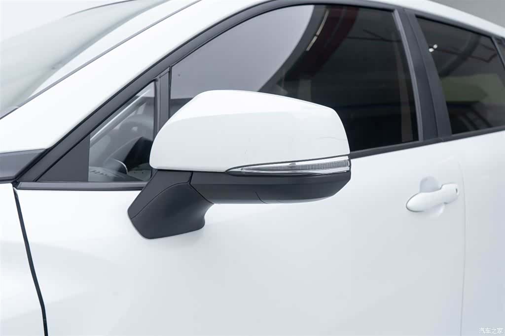 Toyota Frontlander, 2025 10