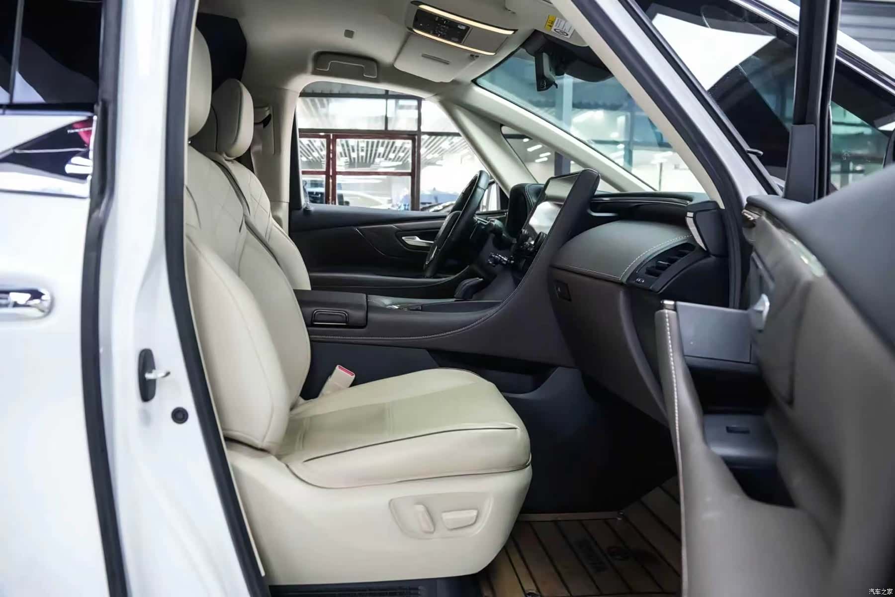 Toyota Alphard, 2024 7